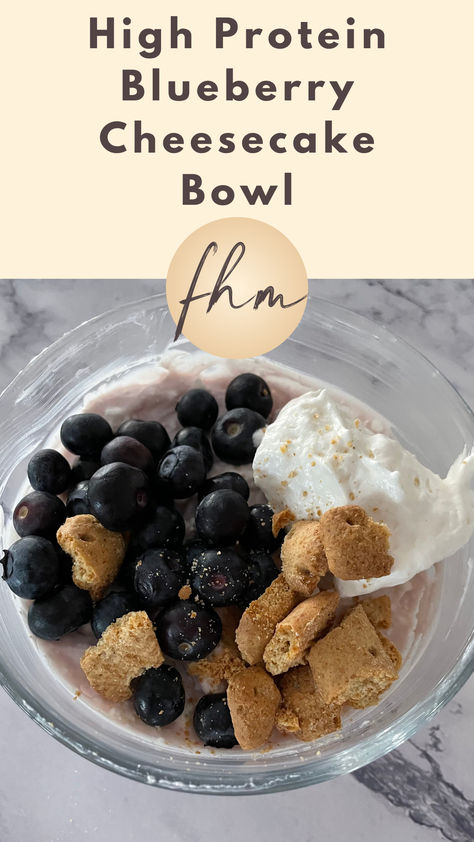 single serve high protein cottage cheese blueberry cheesecake bowl Protein Blueberry Cheesecake, Healthy Macros, Health Dessert Recipes, Healthy Low Calorie Dinner, Protein Blueberry, Cottage Cheese Recipes Healthy, Cottage Cheese Desserts, Protein Yogurt, Preworkout Snack