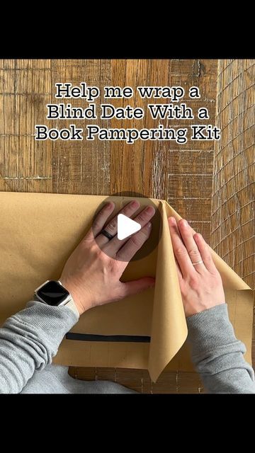 Unique Book Wrapping Ideas, Book Mail Aesthetic, Blind Date With A Book Ideas Gift, Cute Book Wrapping Ideas, Book Wrapping Tutorial, Wrap A Book With A Pocket, Blind Book Date Wrapping, Cute Ways To Wrap A Book, Blind Date With A Book Gift