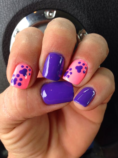 Puppy Nails Designs, Khloe Nails, Paw Print Nail Designs, Dog Nails Design, Puppy Nails, Paw Print Nails, Leopard Nail Designs, Bright Pink Nails, Mickey Nails