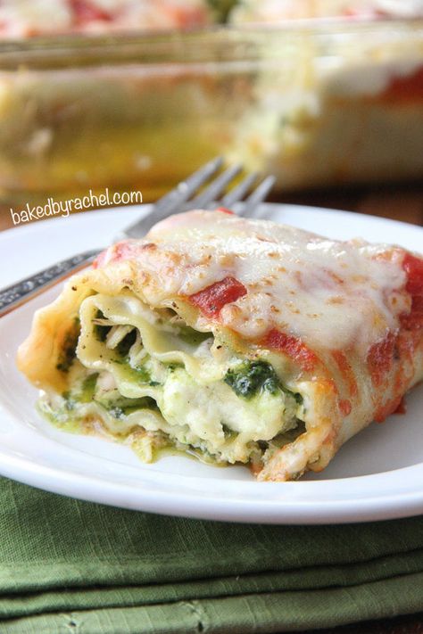 Pesto Chicken Lasagna, Lasagna Rolls Recipe, Chicken Lasagna Rolls, Chicken Roll Ups, Chicken Roll, Lasagna Roll, Chicken Lasagna, Lasagna Rolls, Fettuccine Alfredo