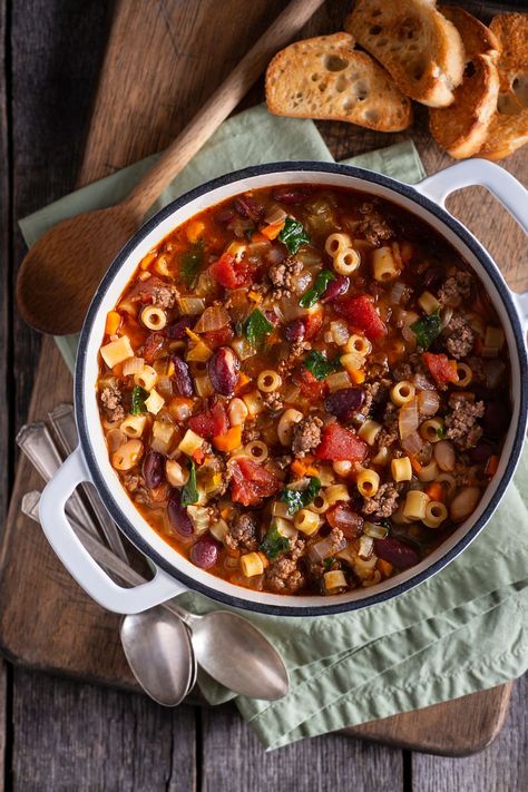 Hearty, soothing, and bursting with flavor, Ina Garten's Pasta Fagioli is a traditional Italian soup. This hearty and nourishing recipe is made with tender Pasta Fagioli Soup Recipe, Italian Soup Recipes, Pasta Fagioli Soup, Pasta Fagioli Recipe, Fagioli Soup, Pasta Fagioli, Fall Soup Recipes, Pasta Soup, Italian Soup