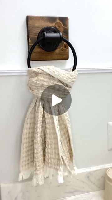 How To Fold A Hanging Towel, Folding Towels On Towel Bar, Wet Towel Hanging Ideas Bathroom, Hand Towel Folding Ideas Bathroom, How To Tie A Hand Towel, How To Hang A Hand Towel Bathroom, Kitchen Hand Towels Hanging Ideas, How To Hang A Hand Towel, How To Tie Hand Towel On Ring