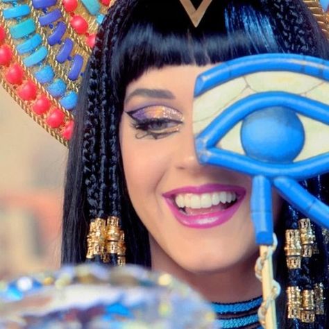 Dark Horse Katy Perry, Katy Perry Dark Horse, Indian Movie Songs, Pakistani Songs, Juicy J, Indian Movie, Hindi Movie, Movie Songs, Dark Horse