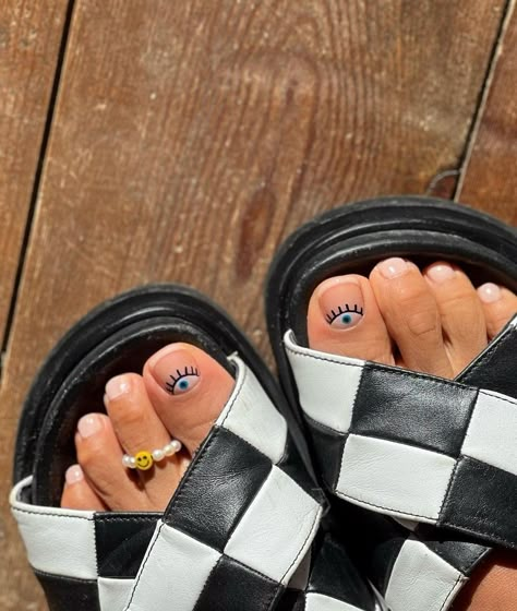 Pedicure Gel Nails, Boho Pedicure Designs, Funky Pedicure, Minimalist Pedicure, Trending Pedicure, Spring Pedicure Ideas, Pedicure Inspiration, Toe Art Designs, Spring Pedicure