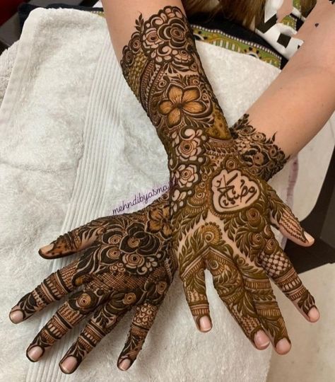 Back Hand Mehndi Designs With Name, Mehendi Name Design, Urdu Mehndi Design, Urdu Name Mehndi Design, Bridal Mehndi Designs With Names, Semi Bridal Mehendi Design, Name Mehndi Design, Latest Mehndi Designs Wedding, Mehndi Tutorial