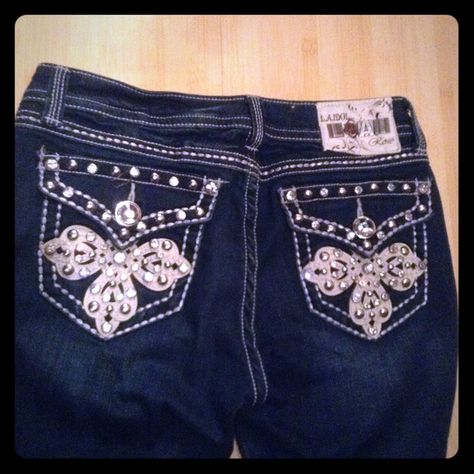 Bedazzled Pants, Gem Jeans, Jeans With Gems, Thrift Board, Bedazzled Jeans, Rhinestone Jeans, Flair Jeans, Pics Ideas, Pink Gem