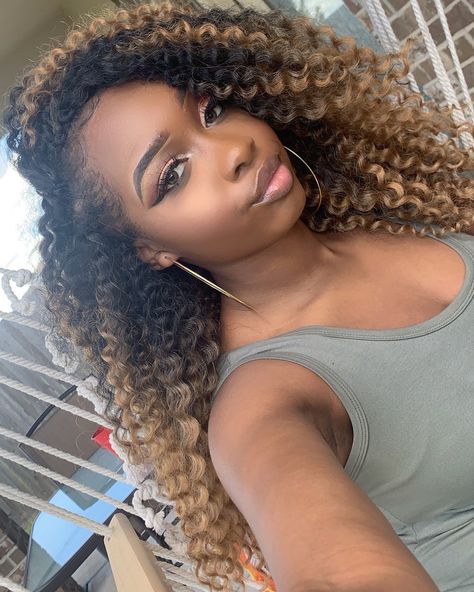 New Crochet Hair Styles For 2022, Black And Blonde Crochet Hair, Color Crochet Hairstyles, Brown Crochet Hairstyles, Blonde Curly Crochet Hair, Deep Twist Crochet Hairstyles, Crochet Blonde Hair, Crochet Long Hairstyles, Honey Blonde Crochet Hairstyles