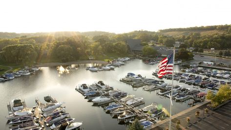 Get away from the city for a weekend and head to nearby Lake Geneva, WI. It’s only an hour’s drive southwest of downtown Milwaukee! Here's your itinerary. Lake Lifestyle, Lake Geneva Wisconsin, Hotel Photos, Waterfront Restaurant, Beach Retreat, Nature Hikes, South Lake Tahoe, Spring Trip, Lake Geneva