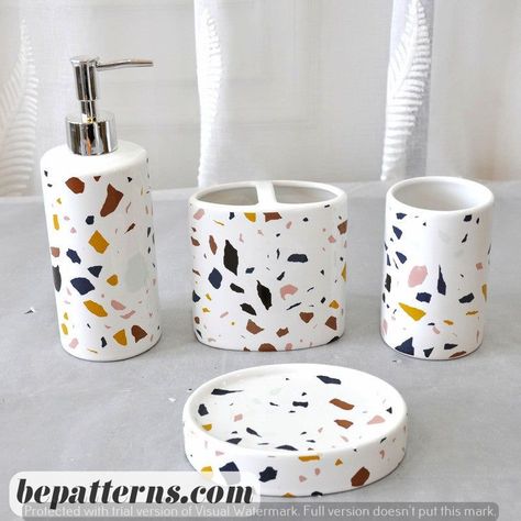 Easy Home Decor Tips | Must-Have Accessories for Beginners Bathroom Pottery Ideas, Jesmonite Inspiration, Bathroom Accessories Ideas, Ceramic Bathroom Accessories, Resin Ceramic, Bathroom Accesories, Concrete Home Decor, Toothbrush And Toothpaste Holder, Concrete Bathroom