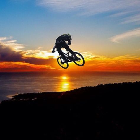 For more great pics, follow bikeengines.com #mtb #sunset #bmx #beautiful Extreme Mountain Biking, Mtb Riding, Bike Riding Benefits, Cycling Inspiration, Biking Benefits, Bike Drawing, Downhill Mtb, Cycling Photos, Adventure Bike