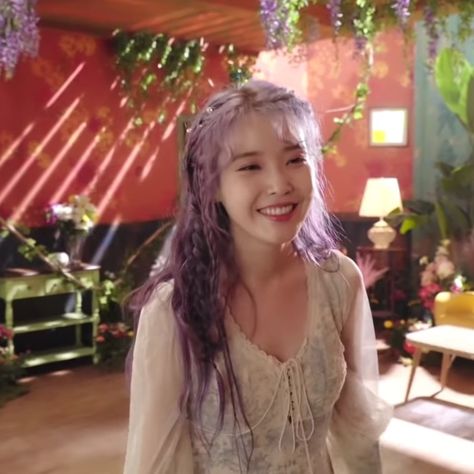 Iu Purple Hair, Iu Purple, Iu Aesthetic, Princess Hairstyle, Iu Hair, Princess Hairstyles, Purple Hair, Hair Styles, Purple