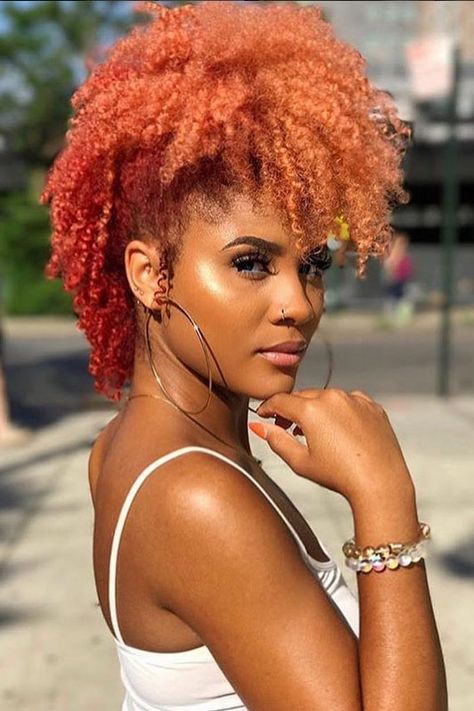 Cute and Curly Mohawks   - 23 Mohawk Hairstyles For When You Need To Channel Your Inner Rockstar Mohawk Hairstyles For Women, Cheveux Oranges, Curly Mohawk, Afro Style, Mohawk Hairstyles, Dyed Natural Hair, Natural Hair Color, Afro Hairstyles, Black Girls Hairstyles