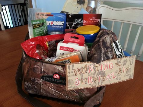 Gift idea for a husband who is a hunter! Pack it with snacks, hand warmers, gloves/hat, flashlight and maybe a couple small hunting tools. Hunting Gift Basket Ideas, Hunting Gift Basket, Camping Gift Basket Ideas, Fishing Gift Basket, Easy Homemade Christmas Gifts, Diy Stocking Stuffers, Romantic Gifts For Him, Raffle Baskets, Hunting Tools