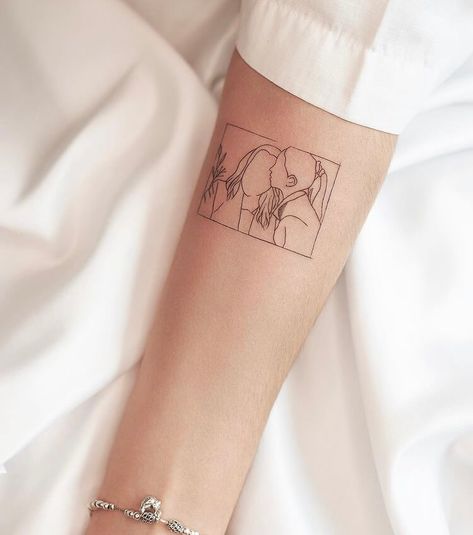 39 Creative Minimalist Aesthetic Tattoo Ideas – IdeasDonuts Tattoo Aesthetic, Silhouette Tattoos, Make Tattoo, Aesthetic Tattoo, Family Tattoos, Tattoos For Daughters, Cover Up Tattoos, Mom Tattoos, Little Tattoos