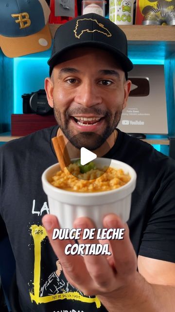 Felix Baez on Instagram: "¡DULCE DE LECHE CORTADA! 🇩🇴  INGREDIENTES: -1 litro de leche (4 tazas) Mitad evaporada, mitad regular. -1 taza de azúcar morena (más o menos a tu gusto) -1 jugo de un limón  -1 cucharada de vainilla -3 astillas de canela -4-5 clavitos dukce -Cáscara de limón  -Pasas (opcional y al gusto)   TIPS: -Mezcla bien y ajusta sabores a tu gusto antes de cortar la leche con el jugo de limón. -Mantente siempre pendiente para que la leche no suba y se desparrame cuando empiece a hervir. -Tu decides la consistencia y el color que quieres. Pero tampoco lo des muy poco tiempo o lo dejes quemar.  #RepúblicaDominicana #recetasdominicanas #cocinadominicana #gastronomiadominicana #dulcedelechecortada #rodaremosperoseremosfelices" April 3, Flan, Sweet Recipes, Food Art, On Instagram, Color