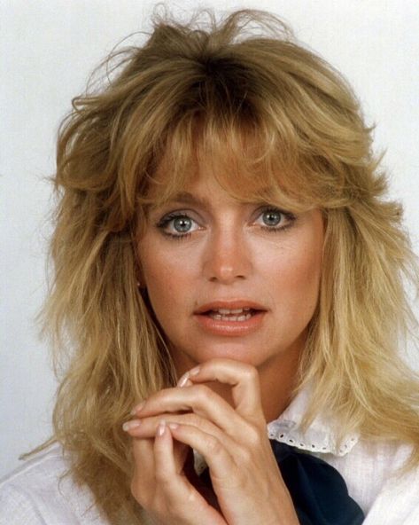 Goldie Hawn Hair, Girl Country Singers, Goldie Hawn Kurt Russell, Celebrity Pics, Goldie Hawn, Movie Images, Hair Appointment, Shag Haircut, Kate Hudson