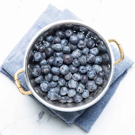 Find out how to store blueberries so you can make plenty of wonderful recipes with them. Blueberries are one of the most popular berries of all and, so long as you know about proper storage, they will last up to a week. Clean Blueberries, How To Store Blueberries, How To Store, Blueberries, Fresh Fruit, Mason Jar, Most Popular, Fruit, Canning