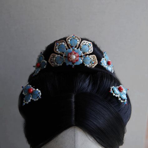 Traditional Chinese Hair, China Decorations, Asian Hair Ornaments, Chinese Hair Accessories, Chinese Hair, Asian Inspiration, Chinese Jewelry, Korean Jewelry, Chinese Art Girl