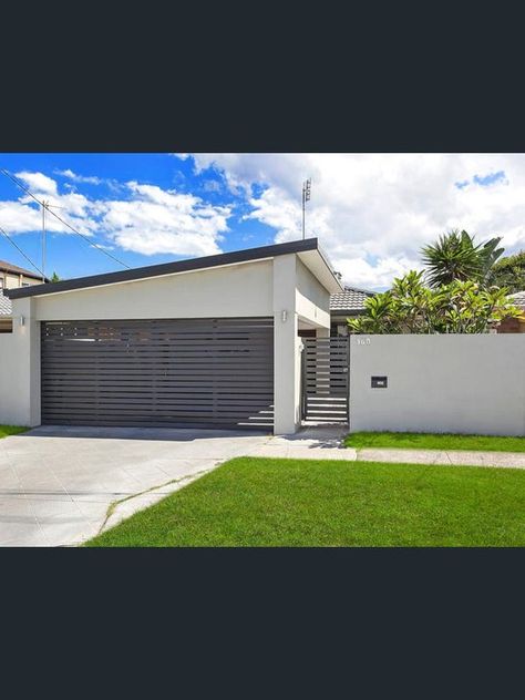 Front Yard Carport, Modern Carport In Front Of House, Garage Extension Front Of House, Gated Carport, Carport With Garage Door, Carport In Front Of Garage, Garage Extension Ideas, Car Port Ideas, Carport Gate