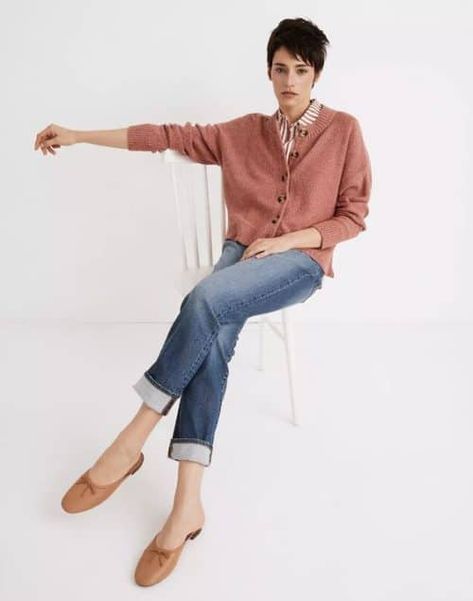 une femme d'un certain age | A few fresh picks 💐 for Spring Tomboy Jeans, Jean Outfit, Chunky Cardigan, Denim Cutoffs, Outfit Fall, Classic Jeans, Madewell Jeans, Madewell Denim, Look Casual