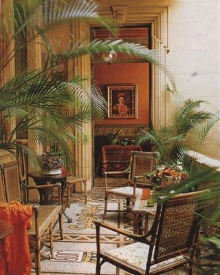 Mary Gilliatt, Tropical Interiors, British Colonial Decor, British Colonial Style, Colonial Decor, Patio Interior, Green Rooms, World Of Interiors, Colonial Style