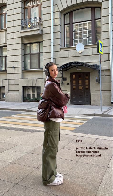 Green Cargo Pants Outfit Winter, Olive Green Jacket Outfit, Olive Green Cargo Pants Outfit, Olive Cargo Pants Outfit, Olive Green Jacket Outfits, Cargo Pants Outfit Winter, Olive Green Pants Outfit, Green Cargo Pants Outfit, Genderfluid Fashion