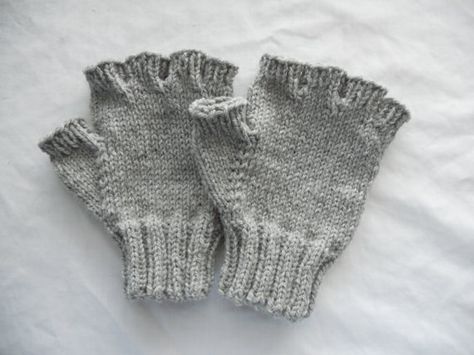 Men's Wool Fingerless Gloves - Light Gray http://www.etsy.com/listing/61037749/mens-wool-fingerless-gloves-oatmeal?ref=sr_gallery_16&ga_search_query=fingerless+gloves+mens&ga_order=most_relevant&ga_view_type=gallery&ga_ship_to=US&ga_page=2&ga_search_type=all Wool Fingerless Gloves, Knit Accessories, Cedar Chest, Winter Gloves, Men's Knit, Knitting Accessories, Outdoor Wear, Mitten Gloves, Winter Glove