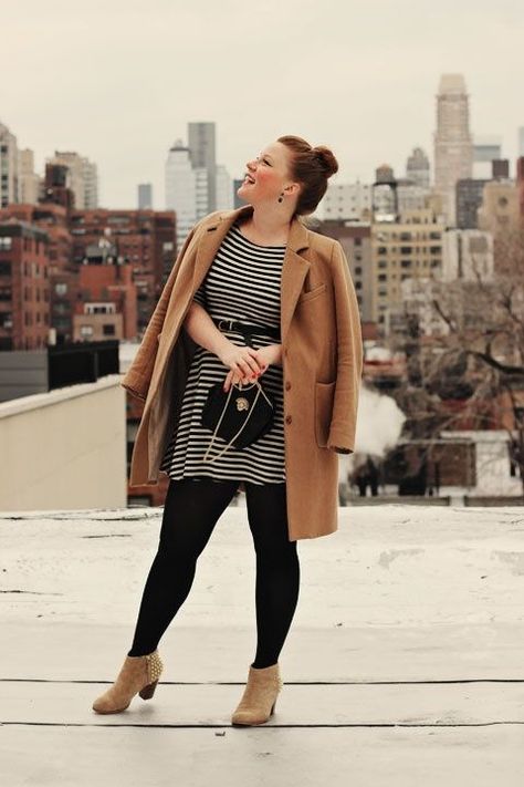 Plus Size Winter Outfits-14 Chic Winter style for Curvy Women Plus Size Herbst, Flattering Plus Size Dresses, Preppy Winter Outfits, Chic Winter Style, Plus Size Winter Outfits, Look Legging, Plus Size Fall Outfit, Look Plus Size, Perfect Legs