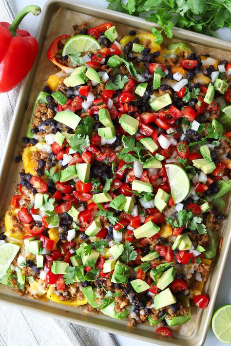 Bell Pepper Nachos Bell Pepper Taco Boats, Bell Pepper Nachos Healthy, Bell Pepper Nachos Keto, Pepper Nachos Low Carb, Peachie Spoon, Bell Pepper Nachos, Nacho Salad, Pepper Nachos, Veggie Entrees