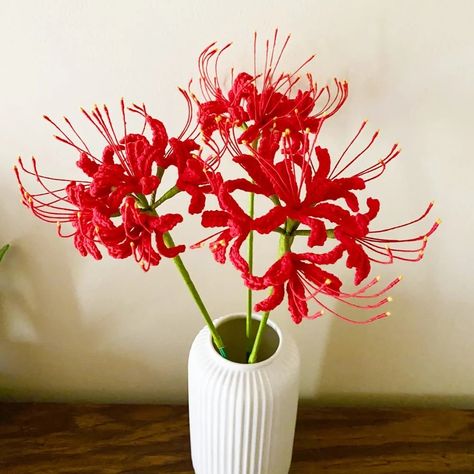 Week 4 — Spider Lily – Plainjane Yarn Crochet Spider Lily, Crochet Lily, Crochet Flowers Lily, Spider Lily, Lily Crochet Pattern, Red Lily Spider, Flowers Spider Lily, Red Spider Lily, Crochet Succulent