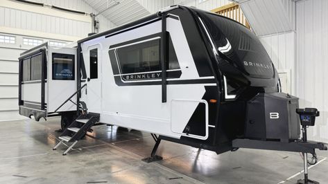 Today’s RV review from Tony Barthel is of the Brinkley Model Z Air 295—Brinkley’s first travel trailer offering. Brinkley Rv, Grand Design Rv, New Travel Trailers, Home Improvement Show, Square Windows, Rv Camper, Propane Tank, Grand Designs, Water Systems