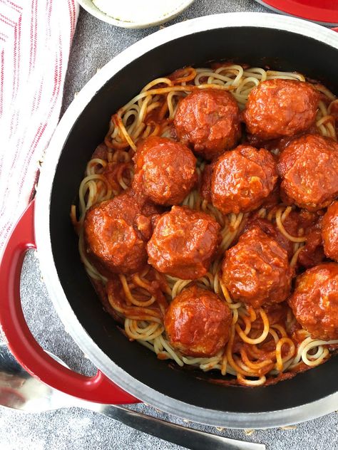 Make this Spaghetti and Turkey Meatballs recipe for dinner this week!  Savoury turkey meatballs simmered in a rich tomato sauce...it just doesn't get more delicious!  Ready in under 1 hour. Turkey Meatball Spaghetti, Stuffing Meatballs, Easy Turkey Meatballs, Turkey Meatballs Recipe, Turkey And Stuffing, Turkey Meatball Recipe, Recipe For Dinner, Make Ahead Freezer Meals, Tasty Meatballs