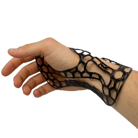 Prosthetic Arm Design Art, 3d Printed Wearables, Hand Gloves Fashion, Metal Prosthetic Arm, Magic Prosthetic Arm, 3d Printed Prosthetics, Prosthetic Arm Futuristic, Smart Gloves, Orthotics And Prosthetics