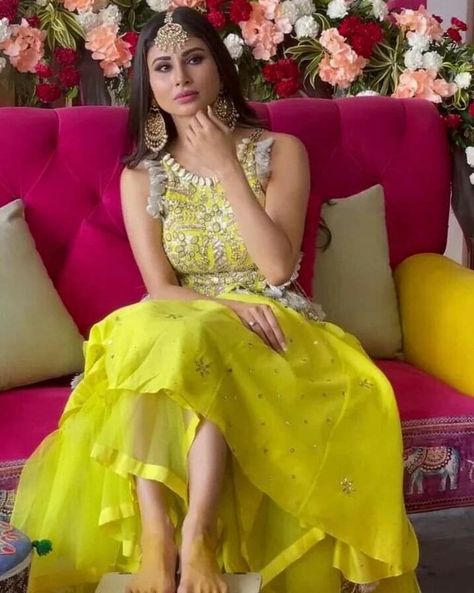 Moni Roy Haldi Look, Celebrity Haldi Outfit, Unique Mehndi Outfits For Bride, Unique Mehendi Outfits For Bride, Mehndi Function Dress Outfit, Bridal Haldi Outfit Indian, Unique Haldi Outfits, Unique Haldi Outfits For Bride, Mehendi Ceremony Outfits