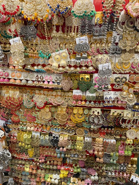 Sarojini Nagar Market, Desi Earrings, Sarojini Nagar, Desi Jewellery, Gym Icon, Indian Things, Desi Vibes, India Shopping, Jhumka Designs