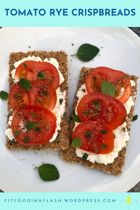 Ryvita Toppings, Crispbread Toppings, Tomato Cottage Cheese, Cracker Toppings, Quick Healthy Snacks, Fit Food, Quick Healthy Meals, Healthy Snacks Easy, Food Inspo