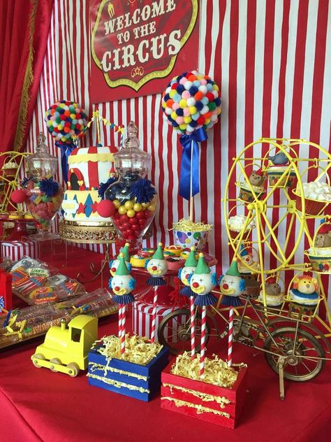 Vintage Carnival Theme, Carnival Birthday Theme, Carnival Birthday Party Ideas, Carnival Baby Showers, Circus 1st Birthdays, Circus Party Decorations, Circus Birthday Party Theme, Carnival Birthday Party Theme, Carnival Birthday Party