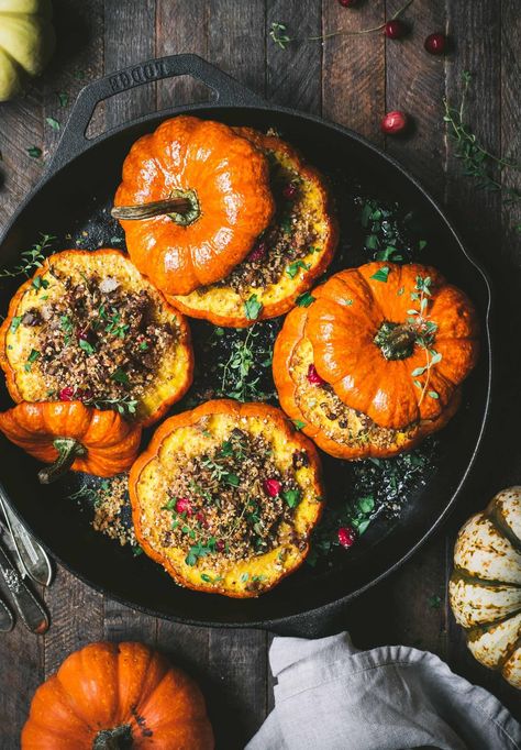 It's never too early to start thinking about your Thanksgiving menu, right? These mini rice stuffed pumpkins are the perfect addition to your table, either as a side dish for the whole family to enjoy or as a vegan/vegetarian entree. Stuffed Mini Pumpkins, Fall Herbs, Vegan Thanksgiving Main Dish, Thanksgiving Main Dish, Crowded Kitchen, Vegan Main Dish, Pumpkin Mac And Cheese, Cooking Wild Rice, Easy Main Dishes