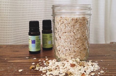 DIY-Soothing-Bath-Soak-a-Recipe Oatmeal Bath Recipe, Holistic Plants, Camomile Oil, Feminist Makeup, Bath Tea Recipe, Medicine Container, Herbal Academy, Oatmeal Bath, Powder Milk