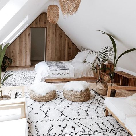 Bedroom in the loft with a white plastered vaulted ceiling. Attic Room Ideas, Attic Bedroom Designs, Attic Design, Attic Bedrooms, Loft Room, Urban Loft, Attic Bedroom, Loft Living, Attic Rooms