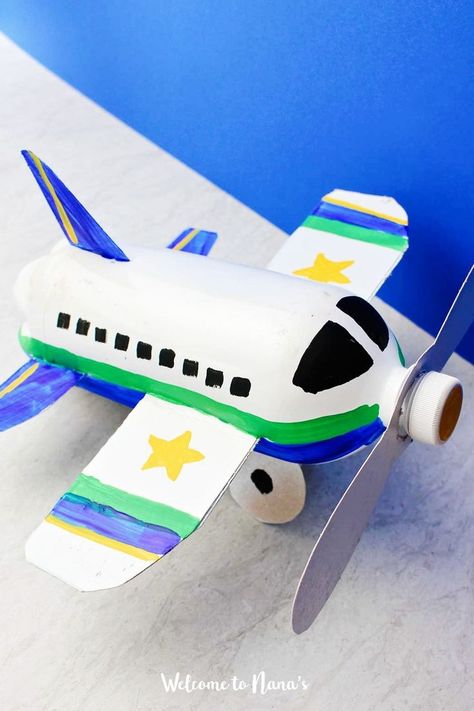 Transport Craft, Airplane Craft, National Aviation Day, Airplane Activities, Recycled Toys, Airplane Kids, Cardboard Car, Airplane Crafts, Transportation Crafts