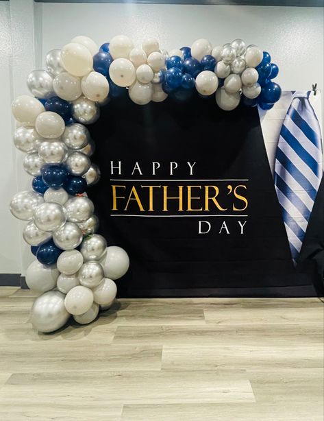 Father’s Day Decoration Ideas At Home, Fathers Day Backdrop Ideas Church, Fathers Day Decoration Ideas, Father's Day Table Decor Ideas, Fathers Day Balloon Backdrop, Fathers Day Balloon Garland, Fathers Day Decorations Party, Fathers Day Party Ideas Decoration, Fathers Day Backdrop