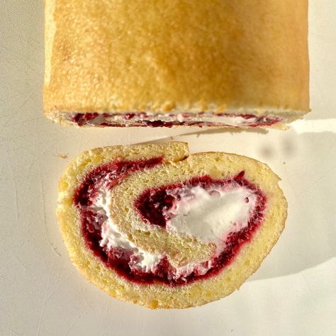 Swiss Roll Aesthetic, Food Esthetics, Pretty Dessert, Swiss Roll, Bakery Business, Think Food, Cake Shop, Food Obsession, Pretty Food