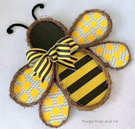 How To Make Bumble Bees, Cardboard Bee, Bumblebee Crafts, Bee Items, Bee Wall Decor, Bumblebee Wreath, Flower Wall Hanging Decor, Room Hanging Decor, Bumble Bee Decorations