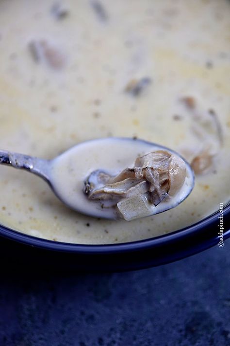 Oyster Stew Recipe - Add a Pinch Oyster Stew Recipes, Oyster Soup, Oyster Stew, Oyster Recipes, Chowder Soup, Seafood Soup, Soup And Stew, Stew Recipe, Soup And Sandwich