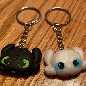 Matching Keychains Couples, Dragon Couple, Night Dragon, Dragon Keychain, Light Dragon, Clay Keychain, Cute Diy Room Decor, Matching Keychains, Couples Keychains