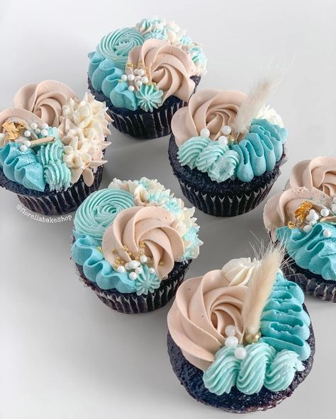 Boho Desserts, Beach Theme Cupcakes, Sea Cupcakes, Beach Cupcakes, Unicorn Food, Cupcake Inspiration, Ideas Cupcakes, Decorated Cupcakes, Cupcake Decor