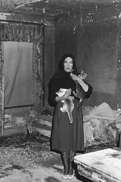 Grey Gardens Documentary, Grey Gardens House, Edie Bouvier Beale, Edith Bouvier Beale, Edie Beale, Little Edie, Gray Gardens, Grey Gardens, Two Cats