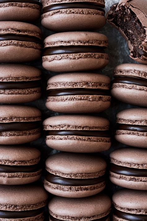 Classic French chocolate macarons are filled with creamy dark chocolate ganache for a delicious chocolate treat. Learn how to master homemade chocolate macarons in your own kitchen! Chocolate Macarons Aesthetic, High Altitude Macarons, High Altitude Chocolate Cake Recipe, Chocolate Girl Aesthetic, French Macaroon Recipes, Chocolate Aesthetic, Chocolate Girl, Macaron Filling, Chocolate Macarons