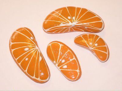 Orange Slices painted rocks  Cute!!! Orange Rock Painting, Banana Painted Rock, Rock Food Painted, Food Rock Painting Ideas, Food Painted Rocks, Food Rocks, Cute Little Houses, Painted Pebbles, Rock And Pebbles